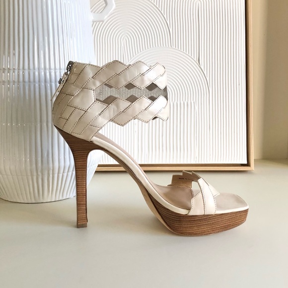 Via SPIGA creamy white leather heel with fine detail size 7 - Picture 7 of 17